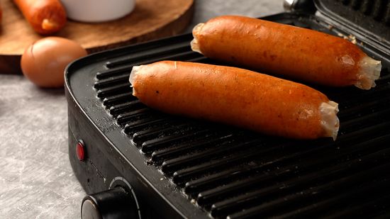 How to Tell If Sausage Is Cooked: Sizzling Meat Evaluation